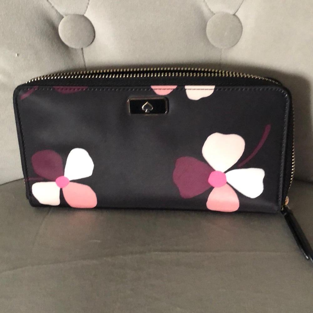 Kate Spade NWT large continental wallet